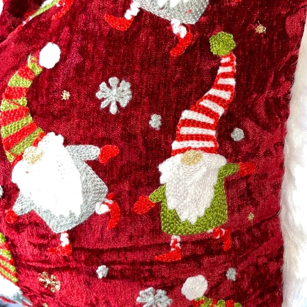 🎅🏻Adorable Santa 🎅🏻 Pillow! EUC 🎅🏻 White fluffy trim adds extra flair!